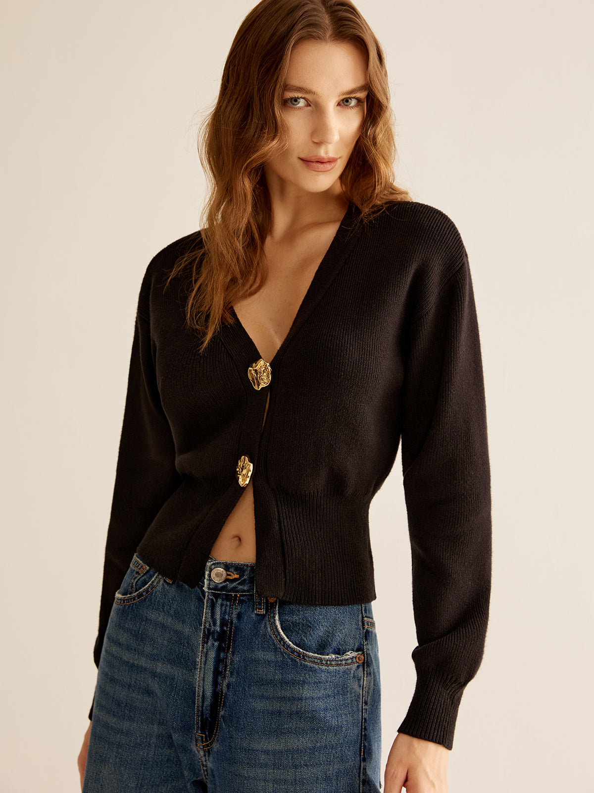 Elegant Zwarte V-Hals Cardigan | Gouden Knoopsluiting